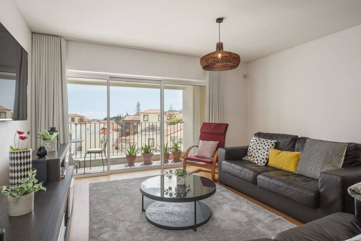 Šeimos trumpos atostogos mieste, Apartamentai 2