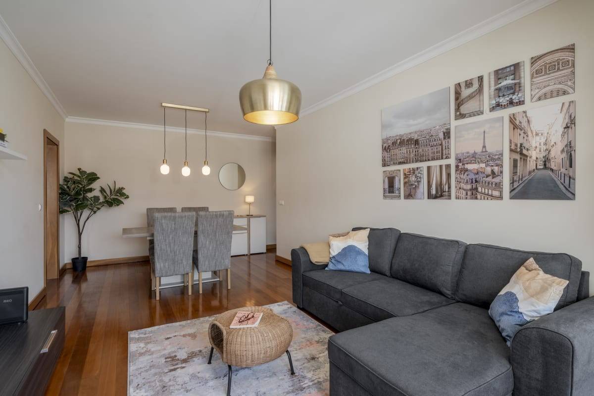 Apartamentai su baseinu, Ajuda IV 2