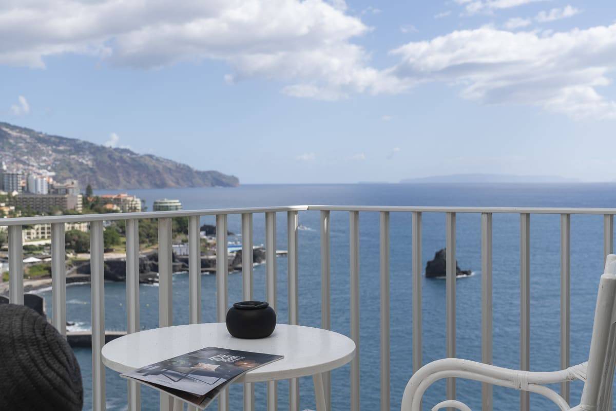 Nuostabus vaizdas į Atlanto vandenyną, Apartamentai do Mar II 2