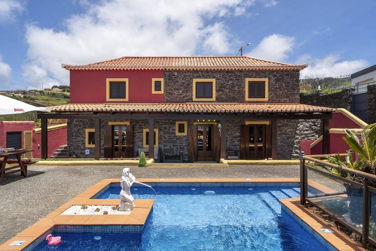 Su baseinu ir griliumi – Vila Roque 2