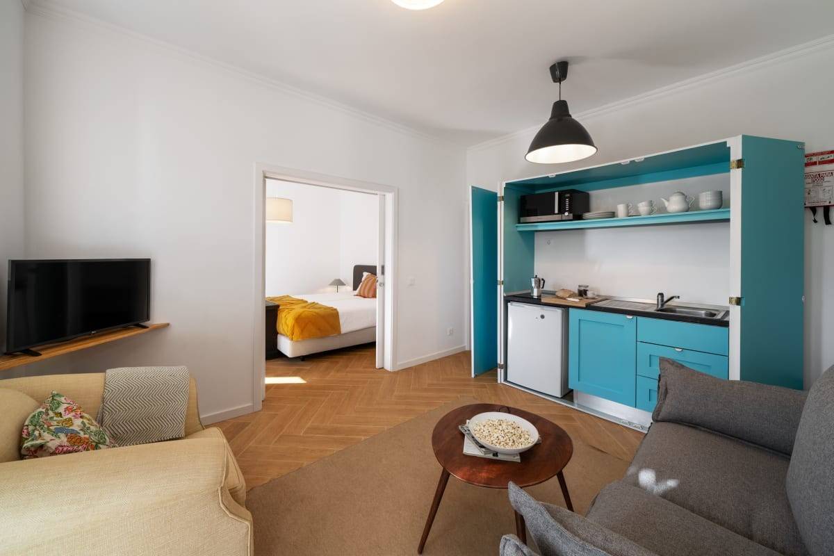 Miesto centre, su vidiniu kiemeliu - Apartamentai 1