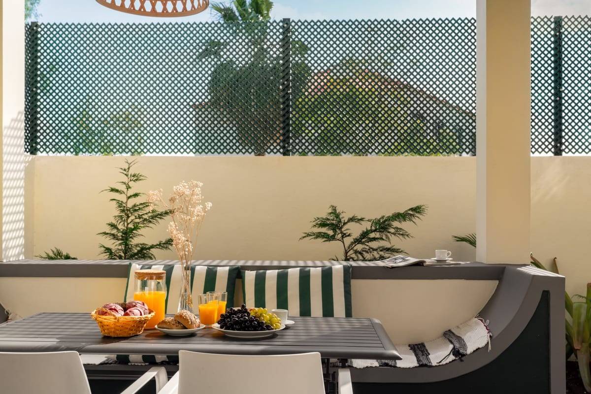 Miesto centre, su vidiniu kiemeliu - Apartamentai 3