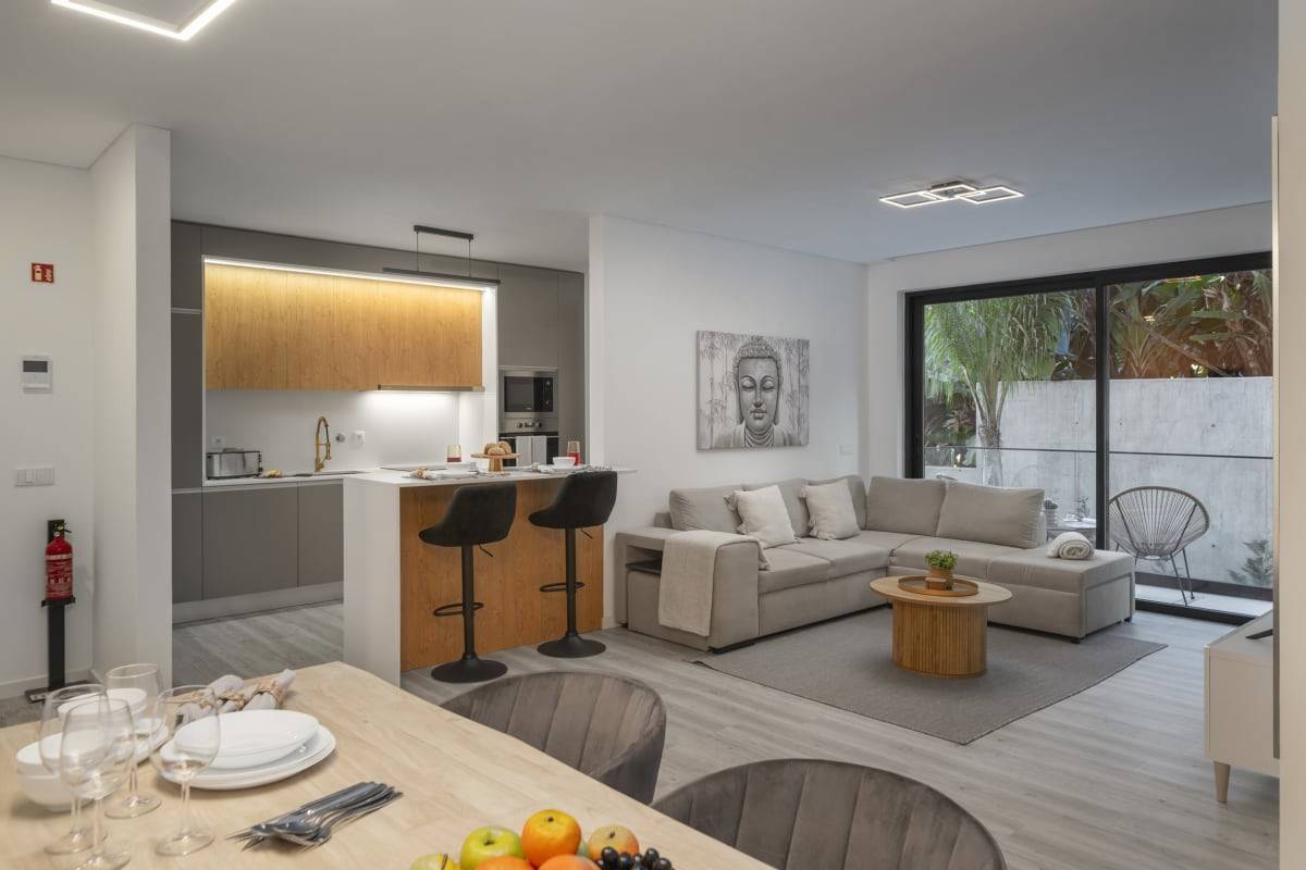Su baseinu ir balkonu - Apartamentai 2