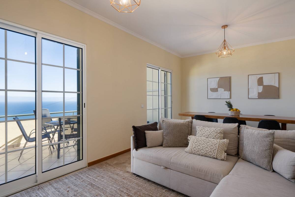 Namas – jaukūs apartamentai su balkonu 2
