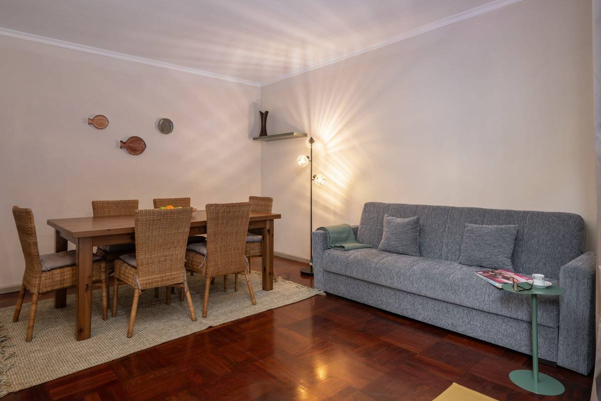 Apartamentai Formosa - vidinis kiemelis su sodu 1